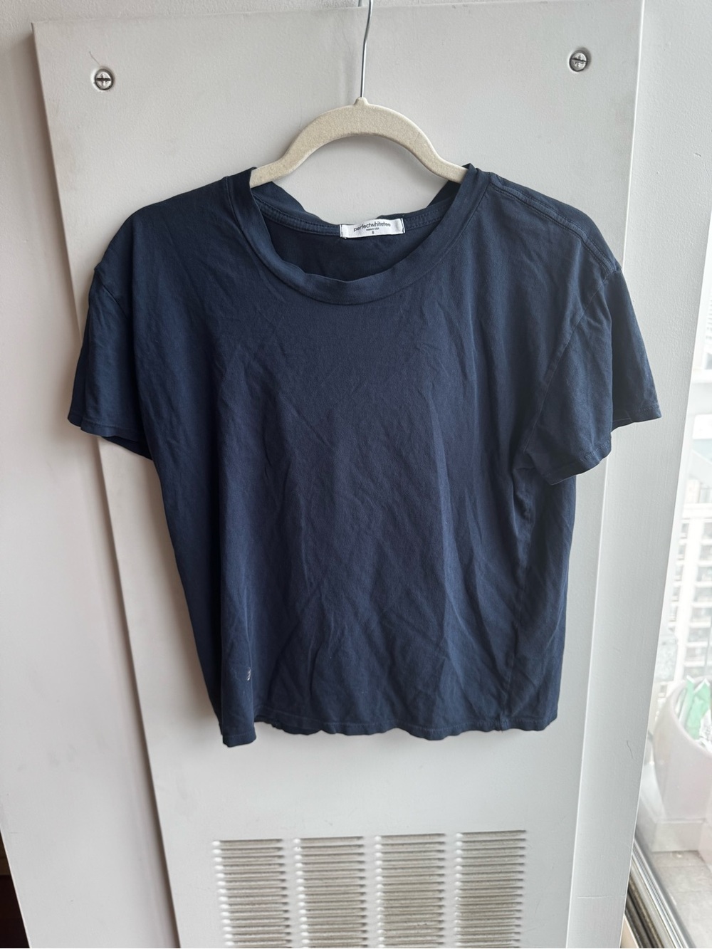 Perfect White Tee Brand Navy Short Sleeve Crewneck Tee Size S